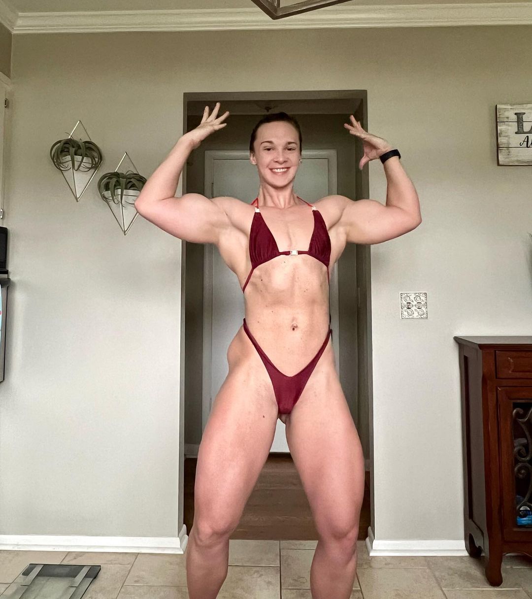 Aleesha young girlswithmuscle